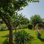 Roza Villa